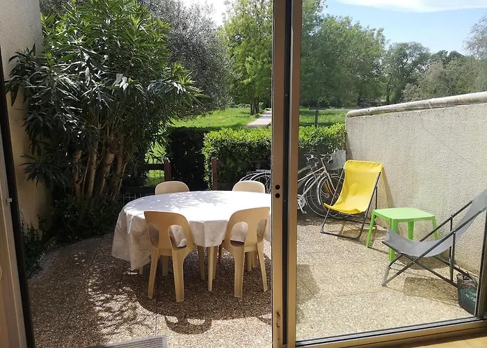 Διαμέρισμα T2 Rdc, Terrasse Au Calme, Avec Piscine *